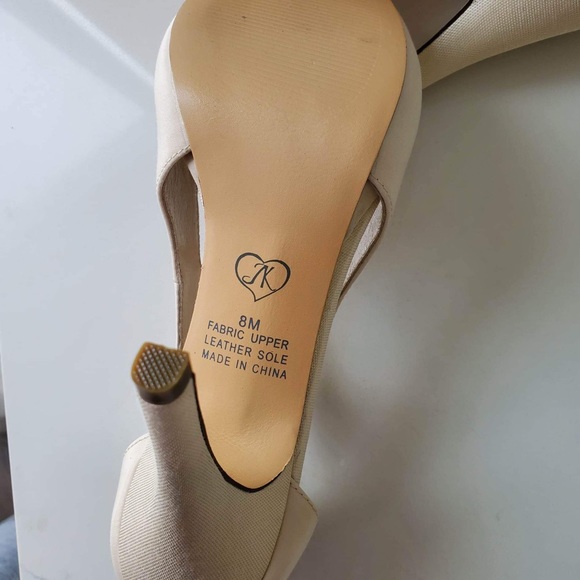 Jen+Kim. Satin material. NWB high heels shoes. Dust bag - Picture 8 of 9